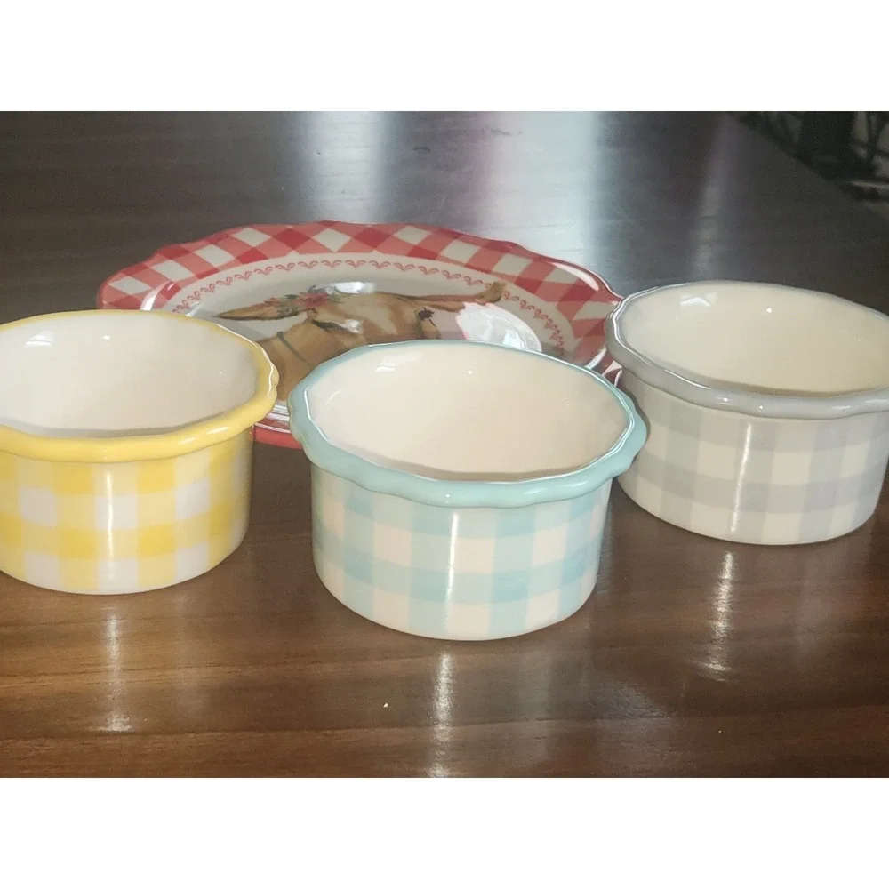 Pioneer Women Stoneware Ramekins Gingham Farm Animals 3 Ramkins & 1 plate